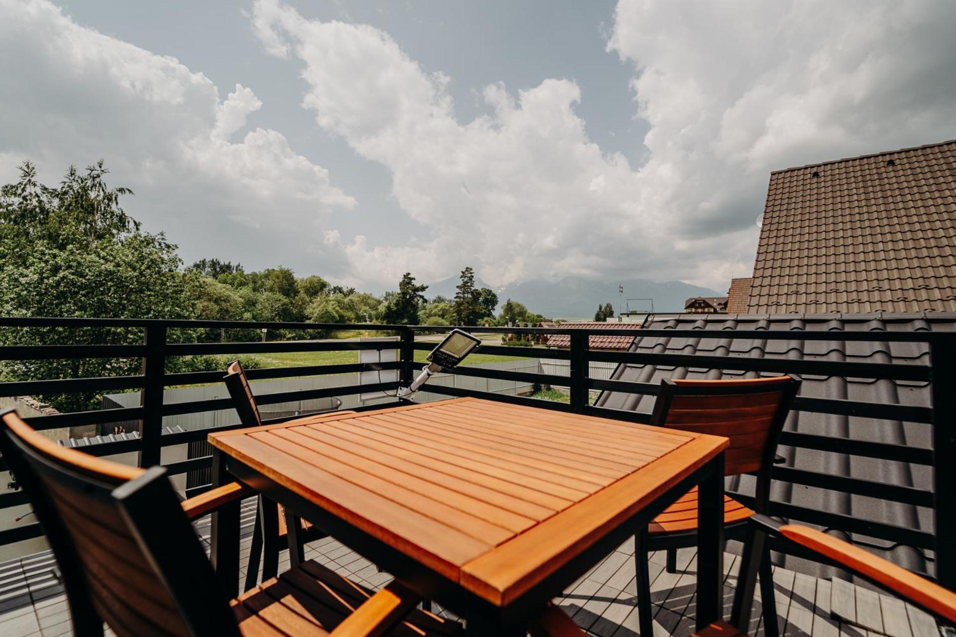Alavia Residence Vel'ka Lomnica Buitenkant foto